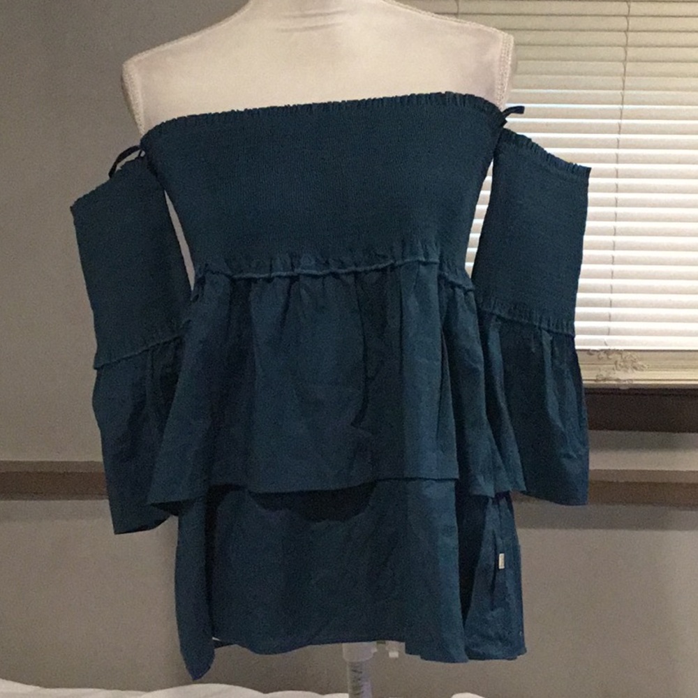 NYTT off the shoulder Blouse